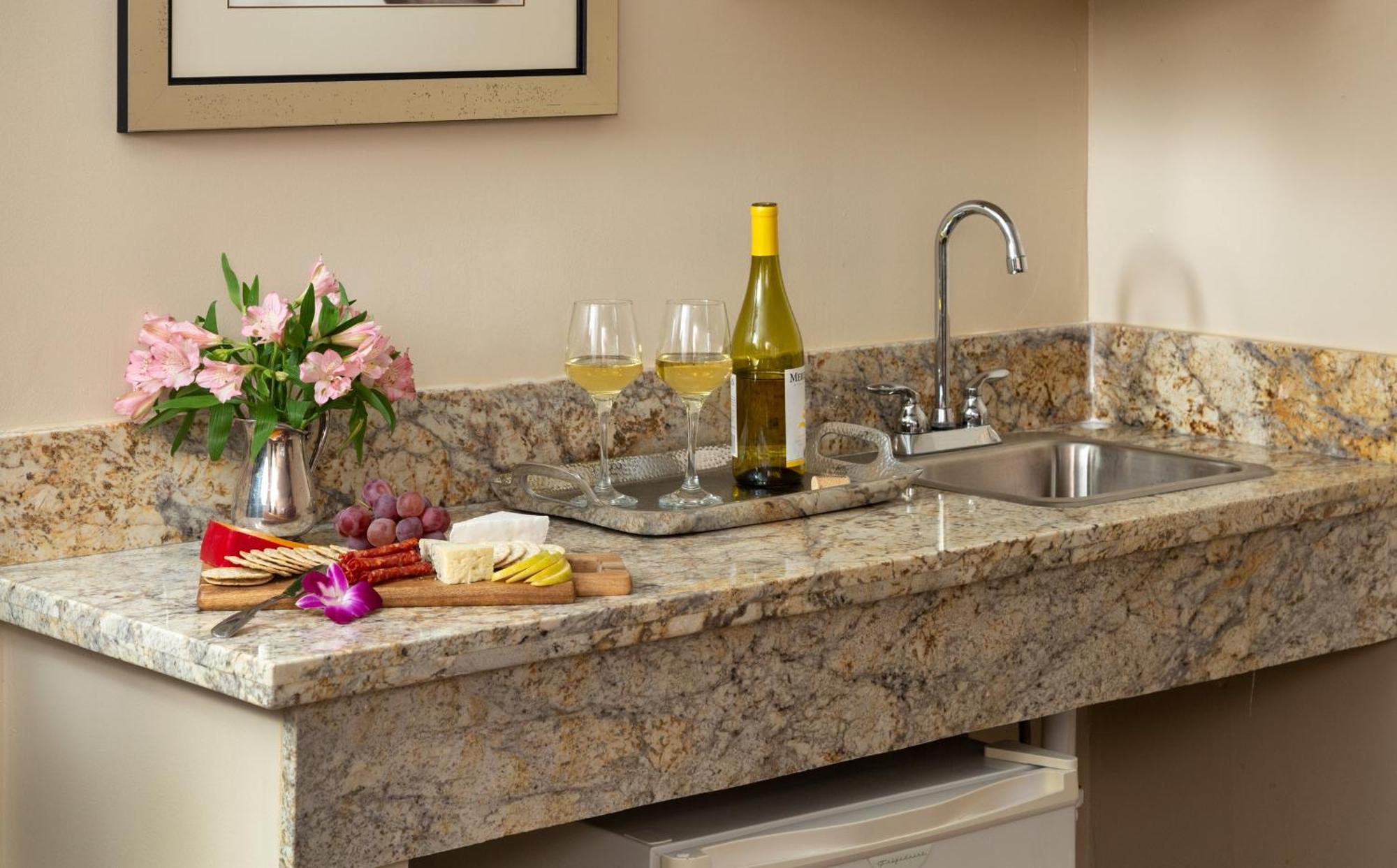 Meadowbrook Inn 3*