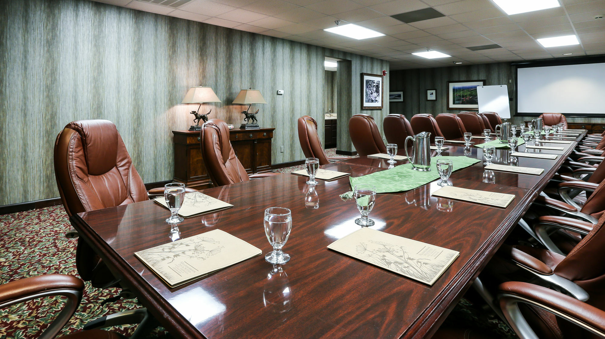 Meadowbrook Inn