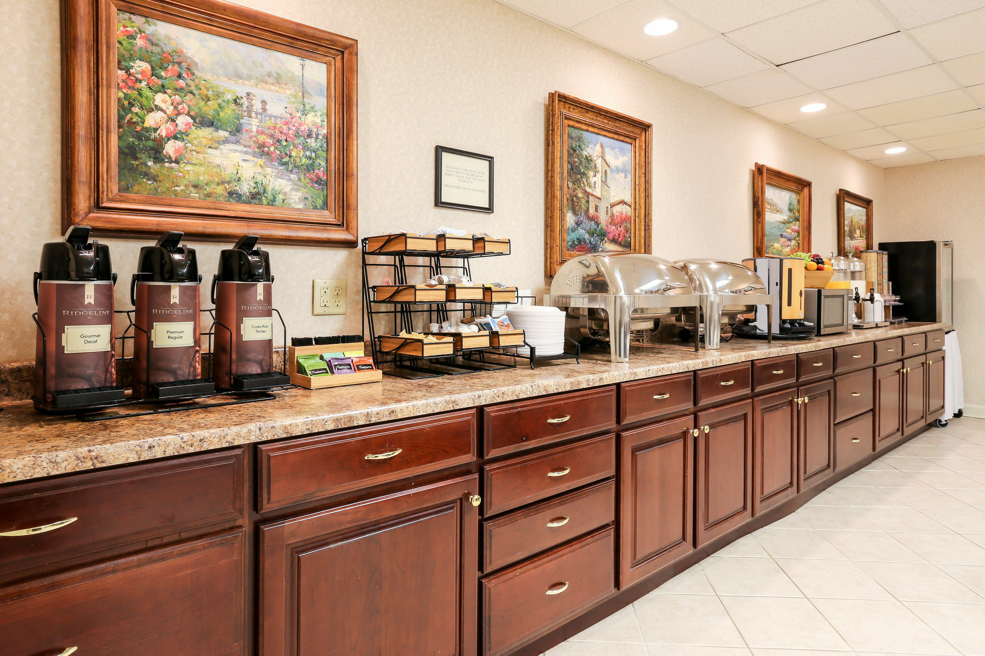Meadowbrook Inn